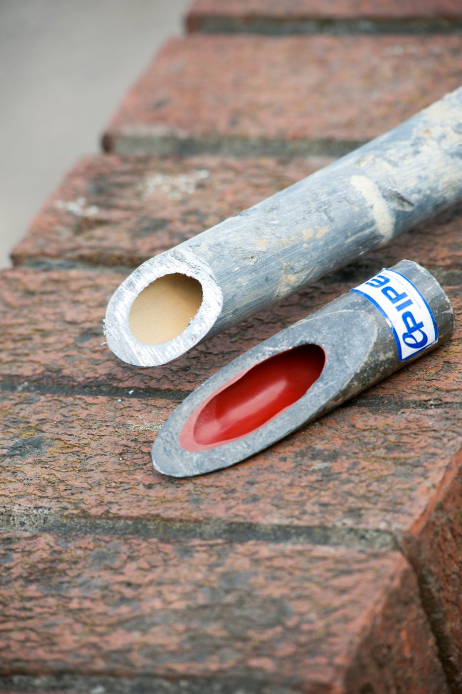 pipe-restoration-services-service-pipes